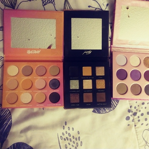 Makeup bundle - Picture 2 of 2